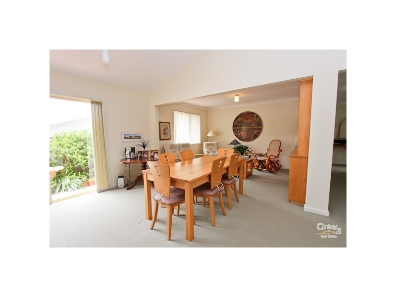 28 Phoenix Drive, Warners Bay NSW 2282