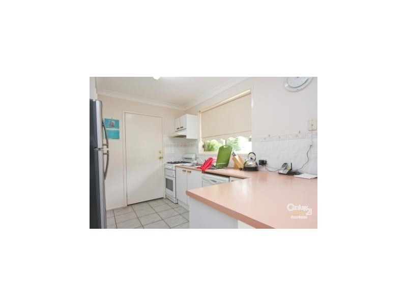 2 Gleeson Crescent, Eleebana NSW 2282