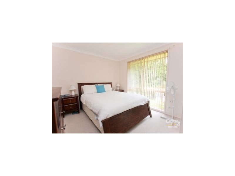 2 Gleeson Crescent, Eleebana NSW 2282