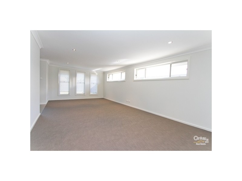 11 John Fallins Close, Belmont North NSW 2280