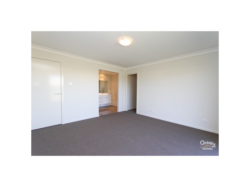 11 John Fallins Close, Belmont North NSW 2280
