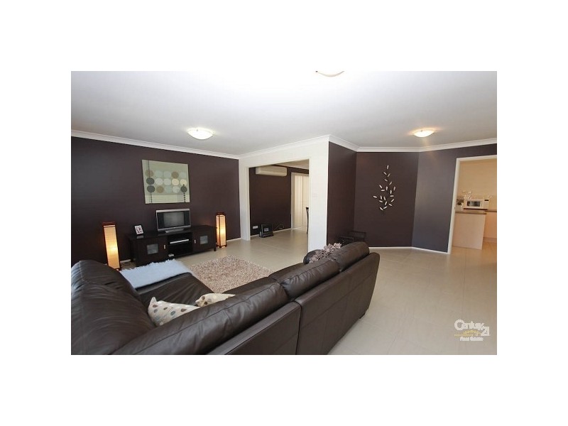 1/11 Ruston Avenue, Valentine NSW 2280