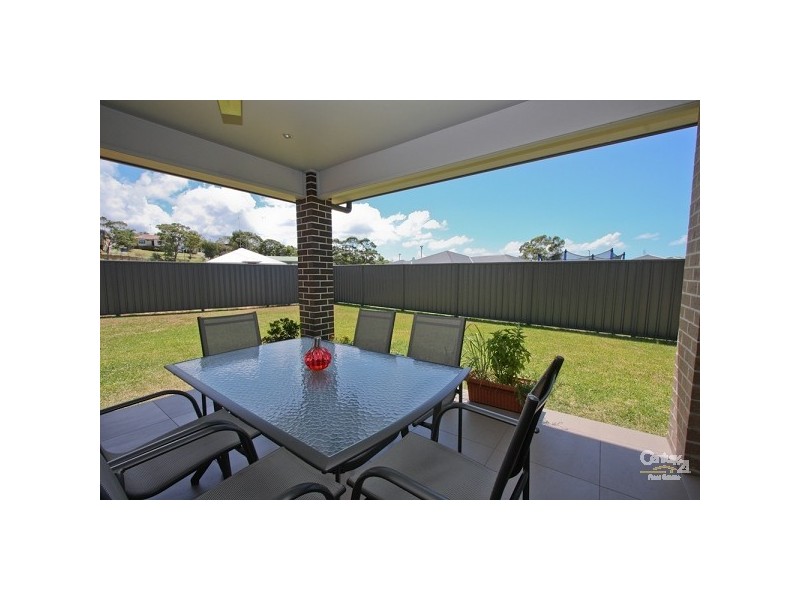 8 John Fallins Close, Belmont North NSW 2280