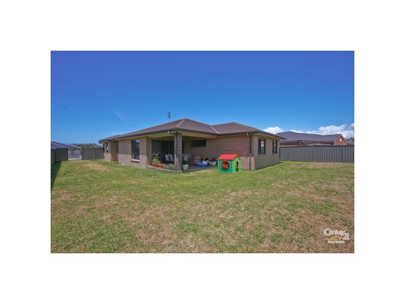 8 John Fallins Close, Belmont North NSW 2280