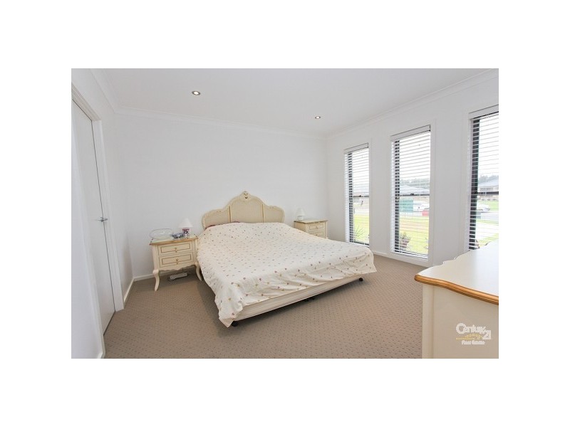 8 John Fallins Close, Belmont North NSW 2280
