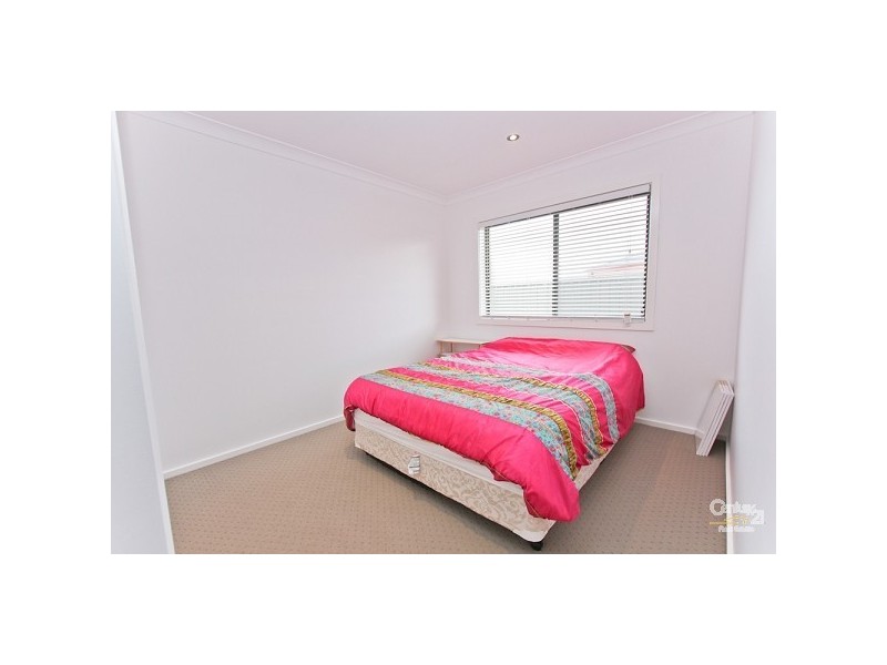 8 John Fallins Close, Belmont North NSW 2280