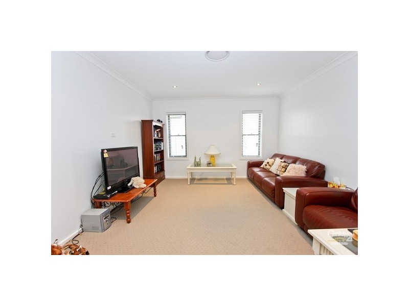 8 John Fallins Close, Belmont North NSW 2280
