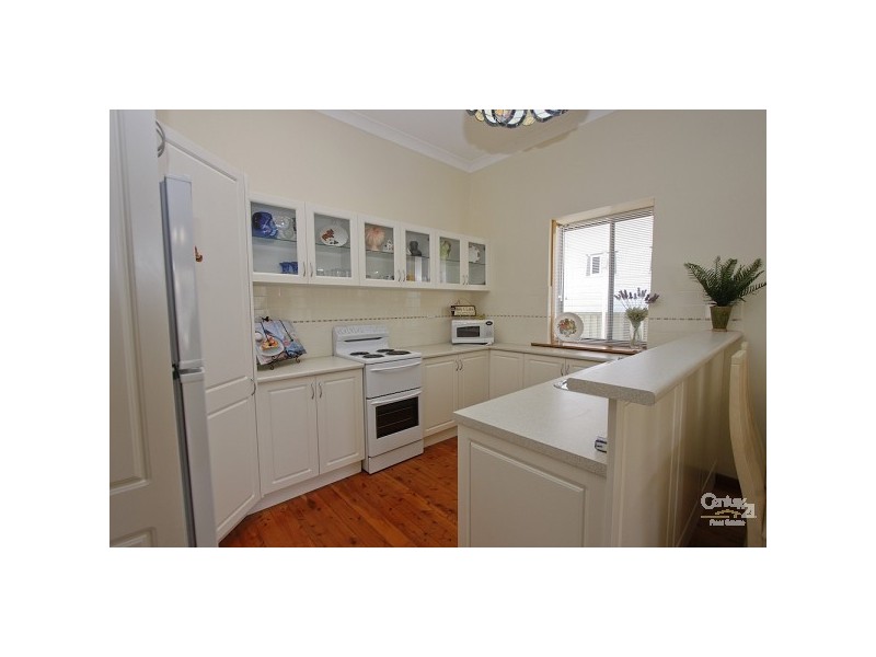 17 Albert Street, Belmont NSW 2280