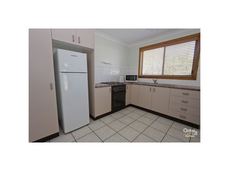 17 Albert Street, Belmont NSW 2280