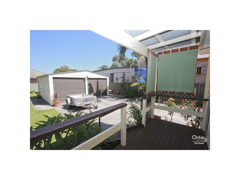 17 Albert Street, Belmont NSW 2280
