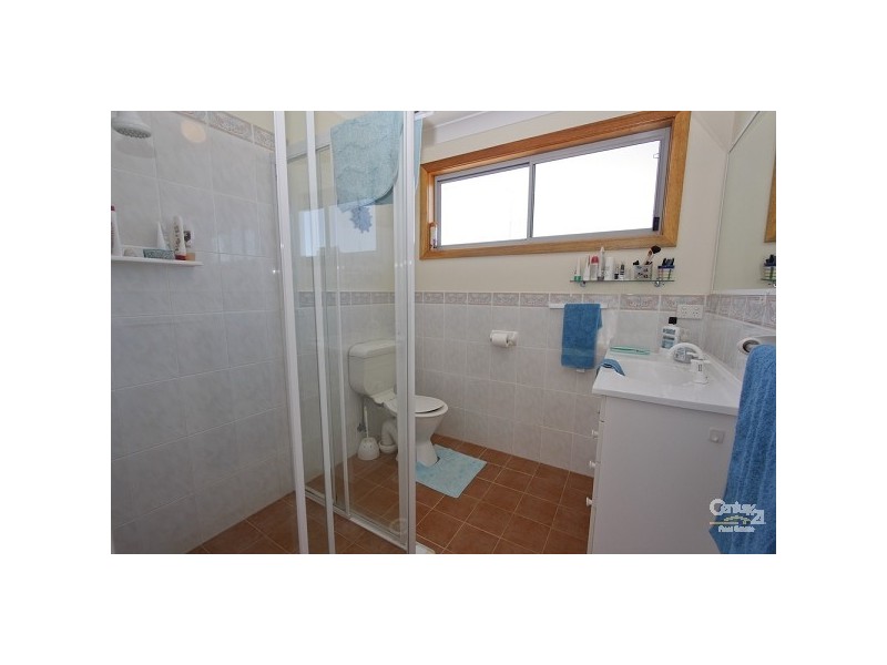 17 Albert Street, Belmont NSW 2280