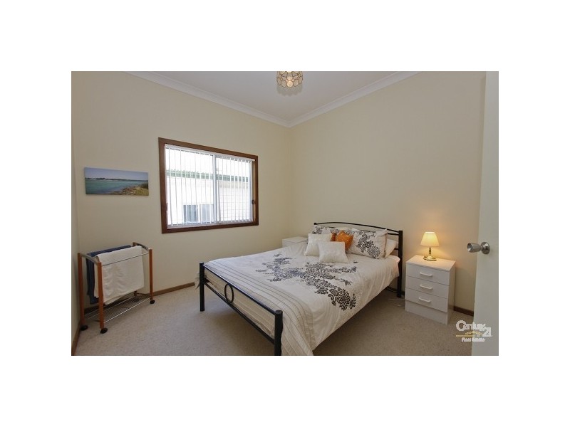 17 Albert Street, Belmont NSW 2280