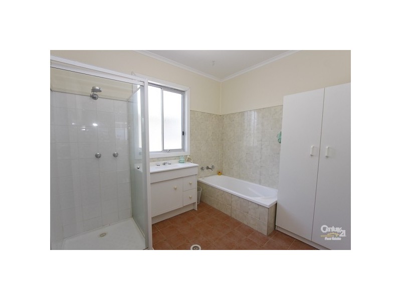 17 Albert Street, Belmont NSW 2280