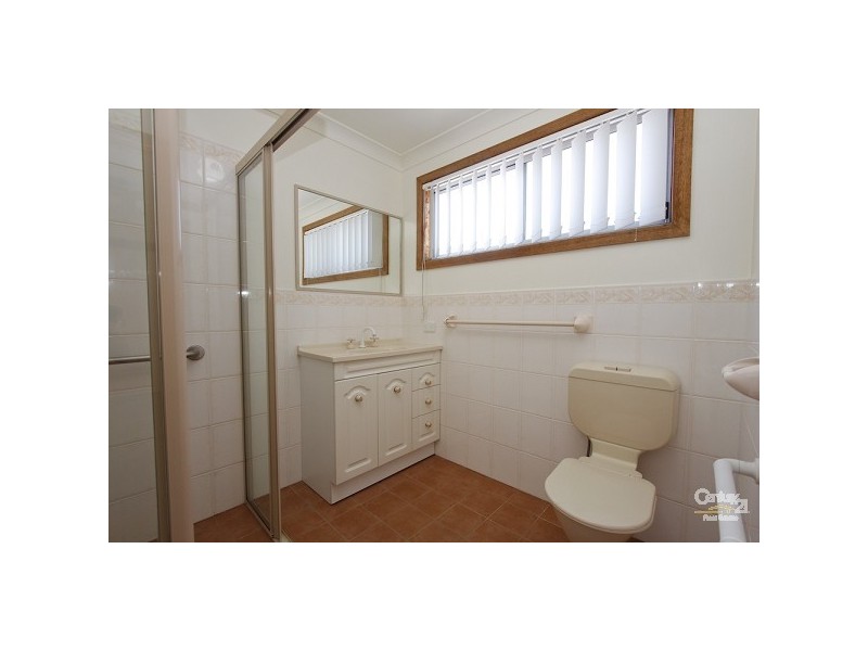 17 Albert Street, Belmont NSW 2280