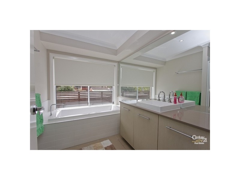 3 Lurnea Crescent, Valentine NSW 2280