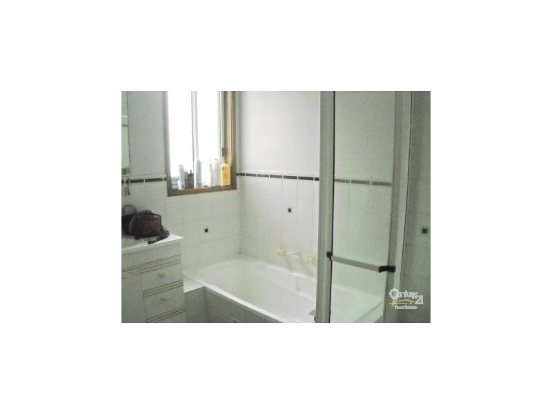 2/8 Dudley Road, Charlestown NSW 2290