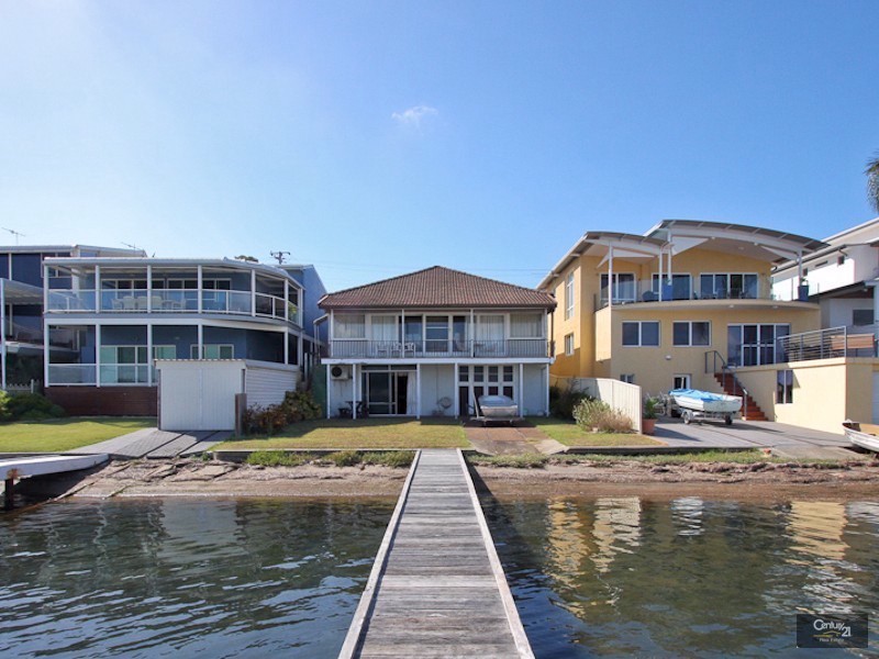 51 Dilkera Avenue, Valentine NSW 2280