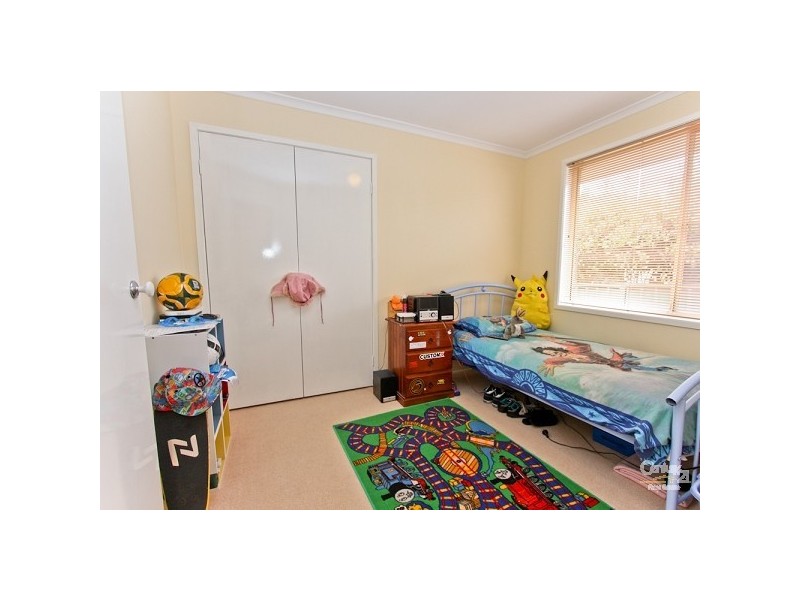 32 Leichhardt Road, Valentine NSW 2280