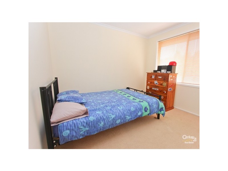 32 Leichhardt Road, Valentine NSW 2280