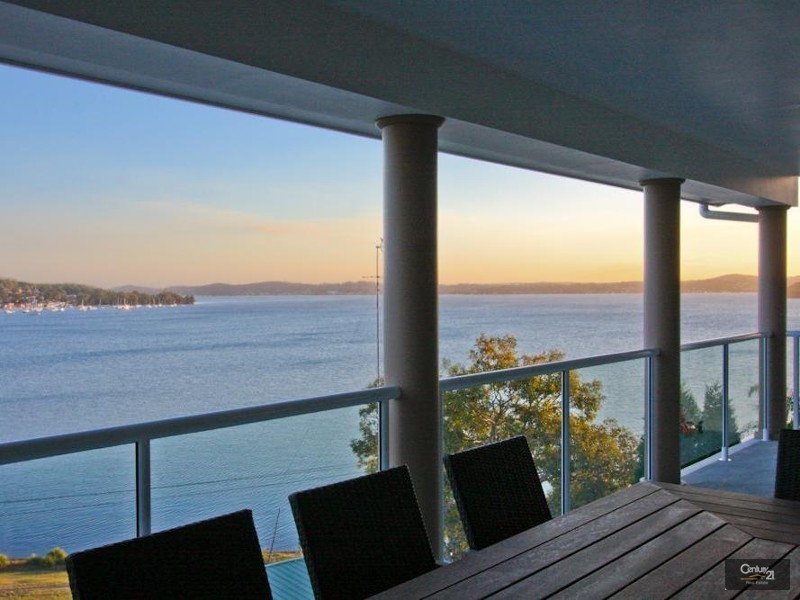 68 Bareki Road, Eleebana NSW 2282