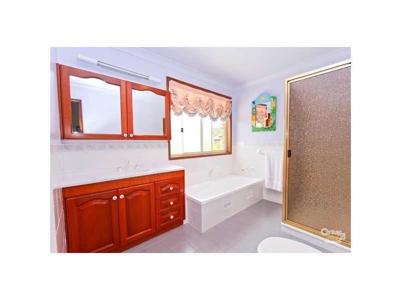 107 Myles Avenue, Warners Bay NSW 2282