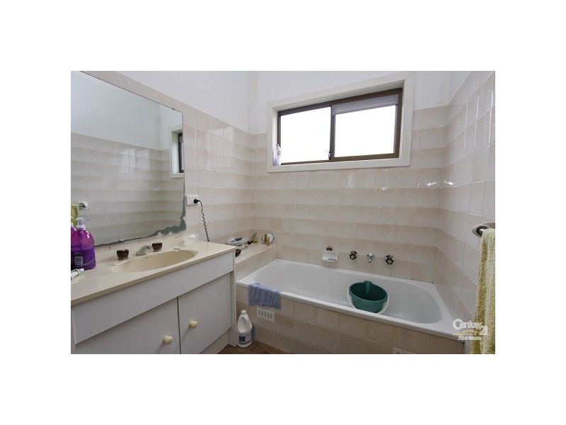 24 Charles Street, Warners Bay NSW 2282