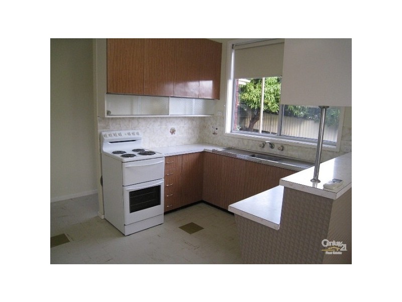 25 Gladgunson Drive, Eleebana NSW 2282