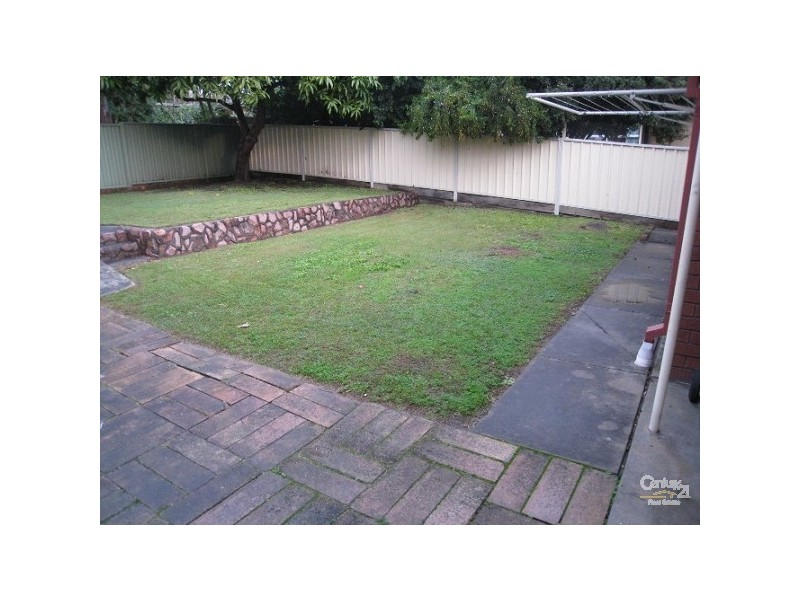 25 Gladgunson Drive, Eleebana NSW 2282