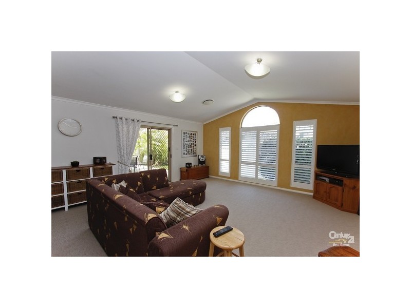 17 Dwyer Chase, Eleebana NSW 2282