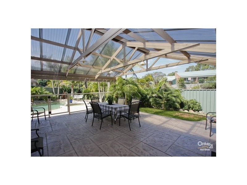 17 Dwyer Chase, Eleebana NSW 2282