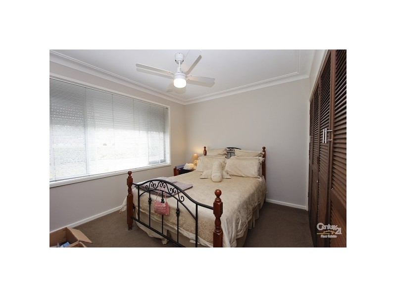 27 Lurnea Crescent, Valentine NSW 2280