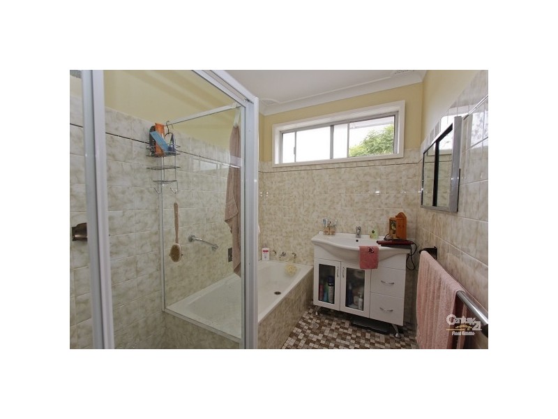 27 Lurnea Crescent, Valentine NSW 2280