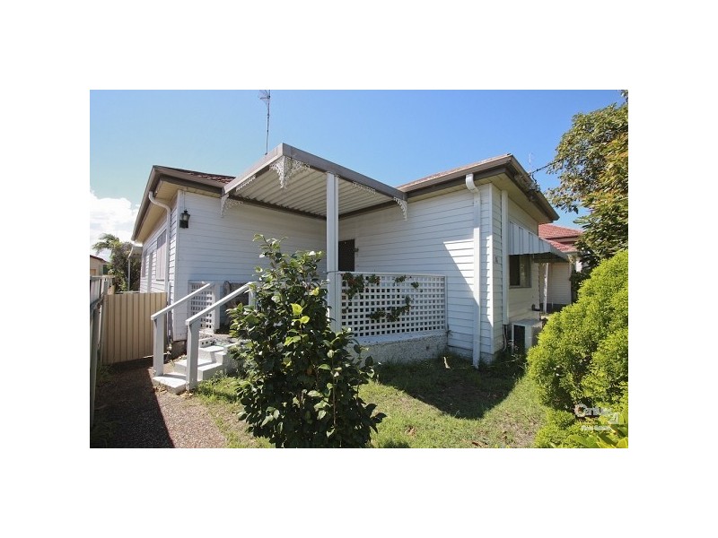 16 Beach Street, Belmont South NSW 2280