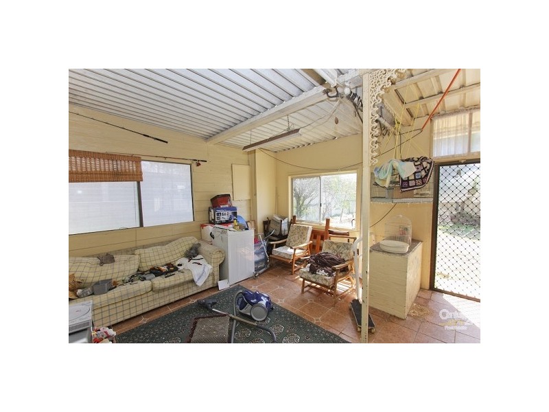 16 Beach Street, Belmont South NSW 2280