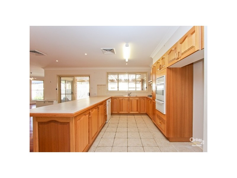 6 Gleeson Crescent, Eleebana NSW 2282