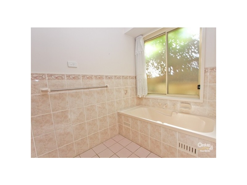 6 Gleeson Crescent, Eleebana NSW 2282