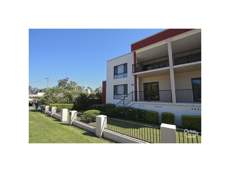 1/4 Berringar Road, Valentine NSW 2280