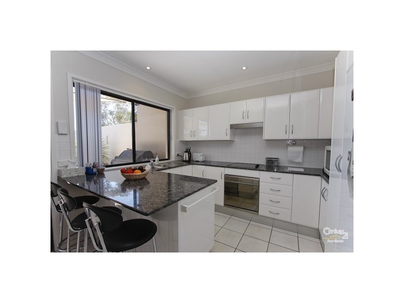 1/4 Berringar Road, Valentine NSW 2280