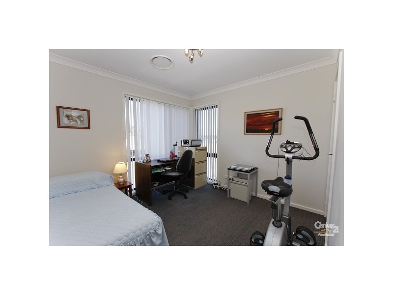 1/4 Berringar Road, Valentine NSW 2280