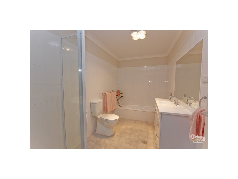 1/4 Berringar Road, Valentine NSW 2280