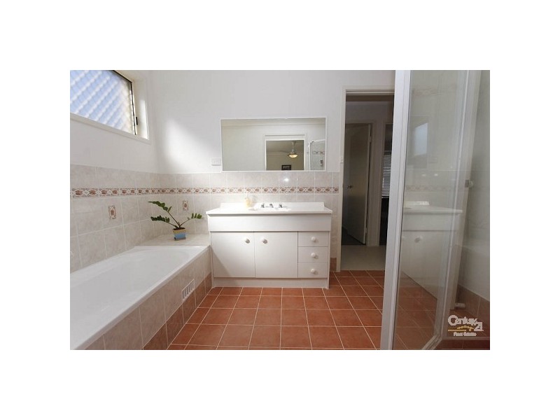 1/11 Ruston Avenue, Valentine NSW 2280