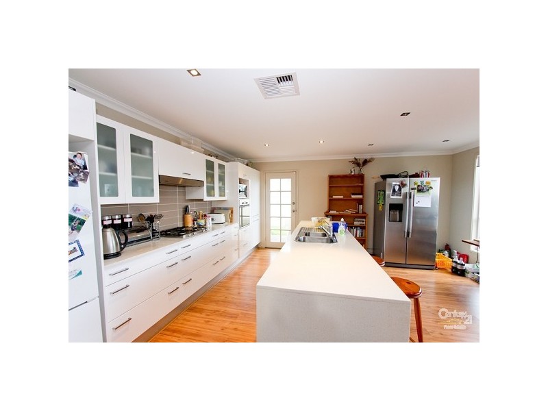 1 Japonica Place, Valentine NSW 2280