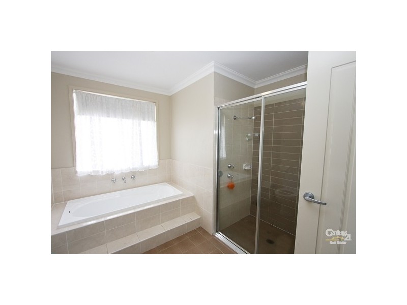 1 Japonica Place, Valentine NSW 2280