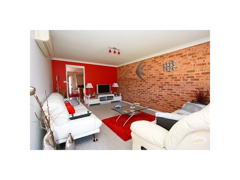 2/1 Monarch Crescent, Valentine NSW 2280