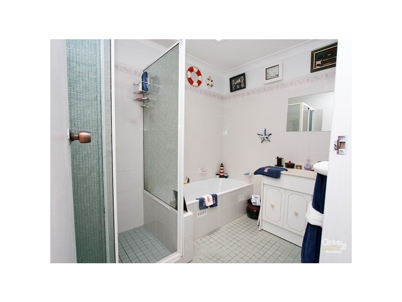 2/1 Monarch Crescent, Valentine NSW 2280