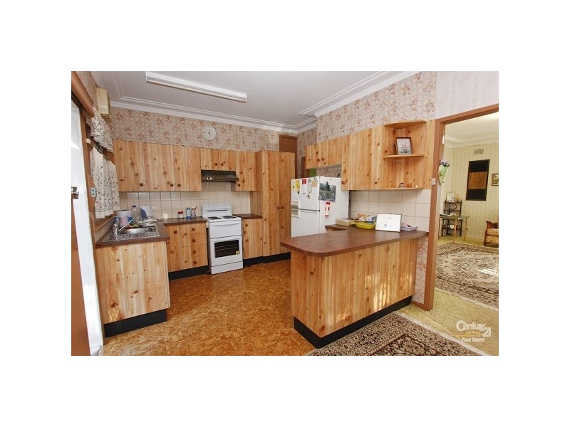 11 Mary Avenue, Belmont NSW 2280