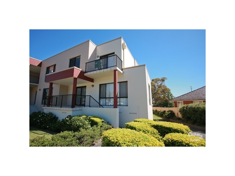3/4 Berringar Road, Valentine NSW 2280