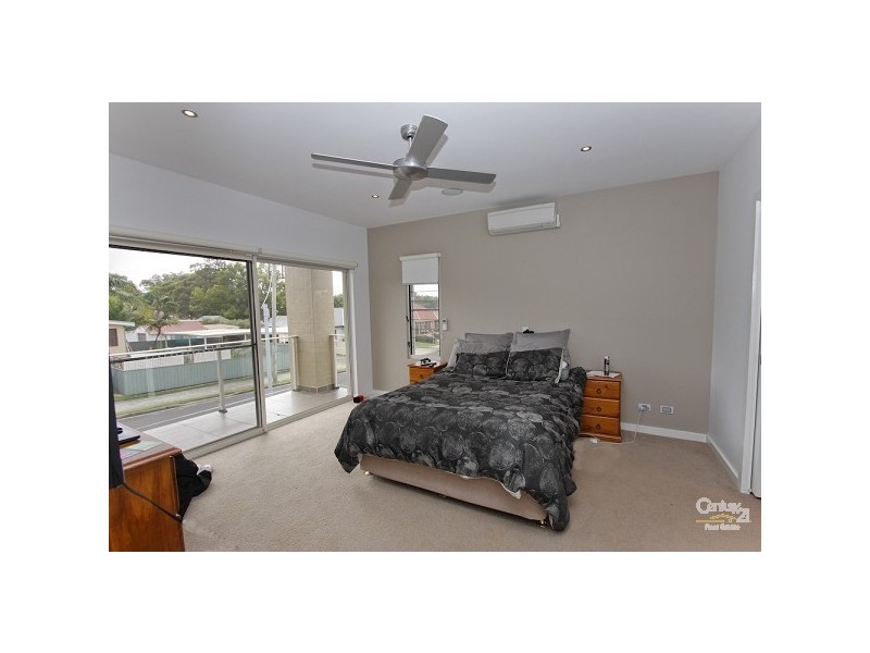 30 Ruswell Avenue, Warners Bay NSW 2282