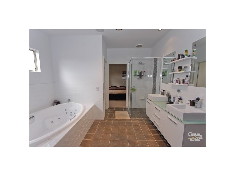 30 Ruswell Avenue, Warners Bay NSW 2282