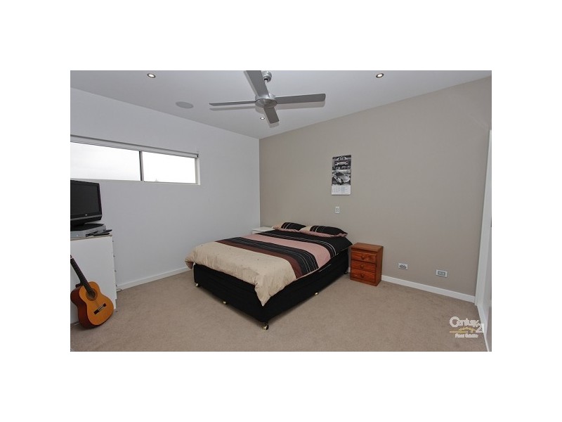 30 Ruswell Avenue, Warners Bay NSW 2282